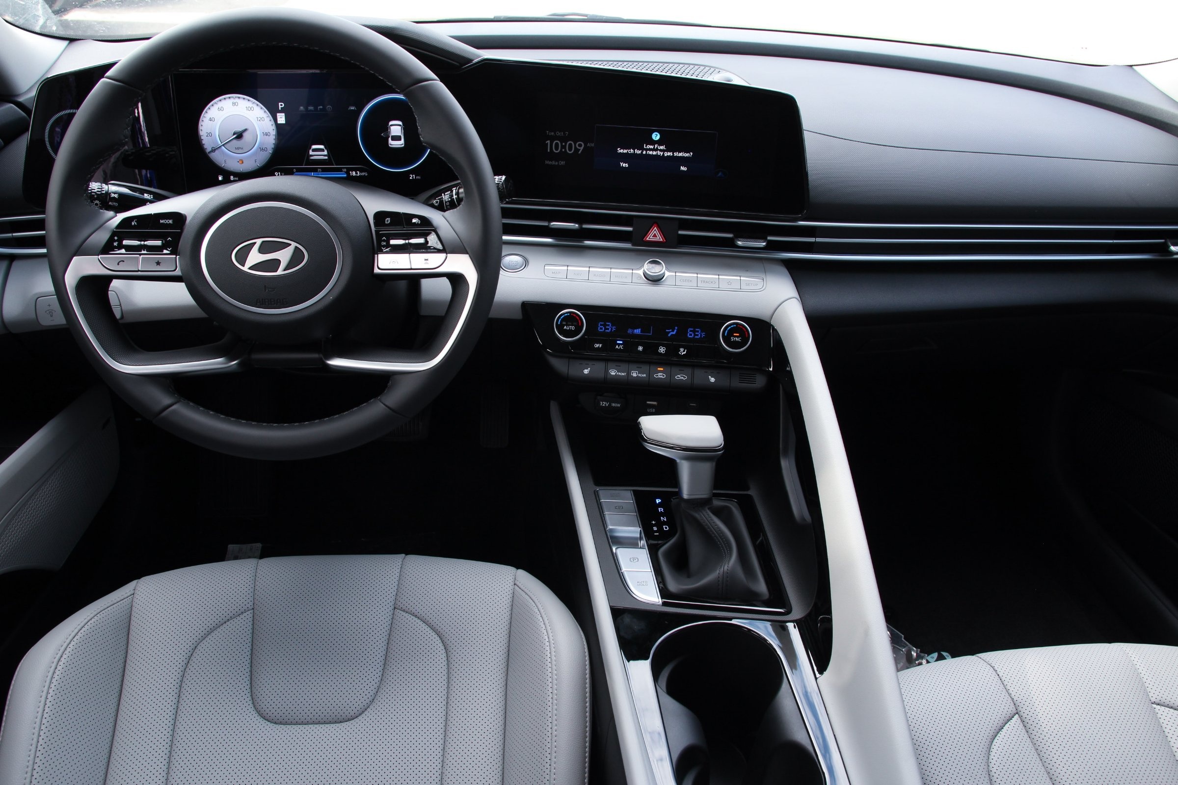 2025 Hyundai Elantra Limited photo 14