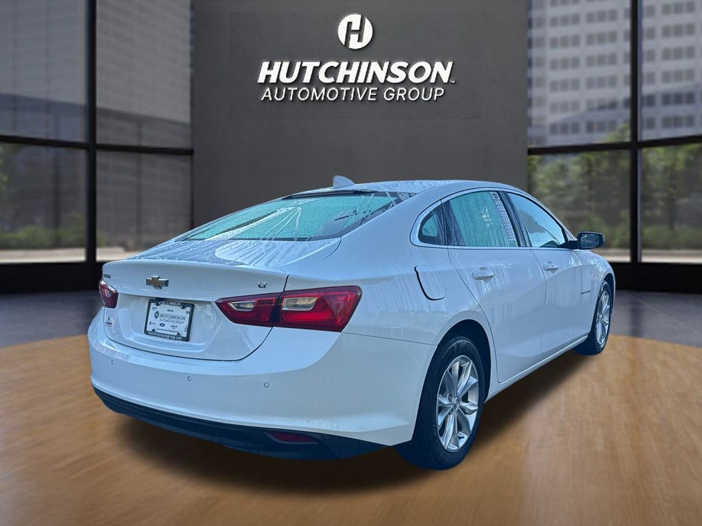 2024 Chevrolet Malibu 1LT photo 3