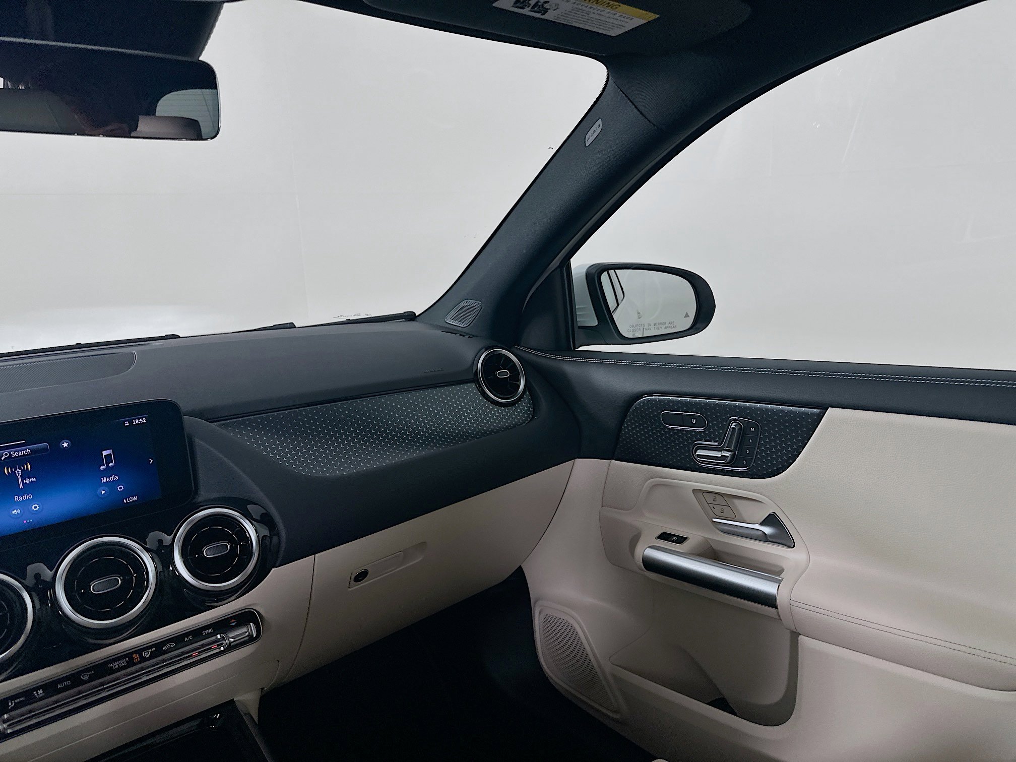 2026 Mercedes Benz GLA 250 4MATIC photo 23