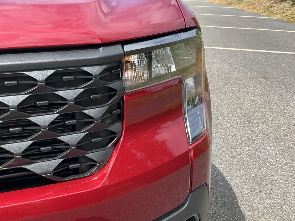 2025 Ford Maverick XLT photo 2