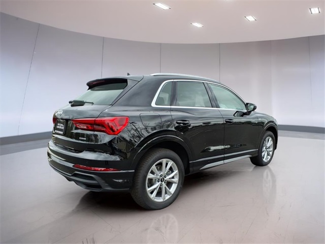 2025 Audi Q3 S line Premium photo 2
