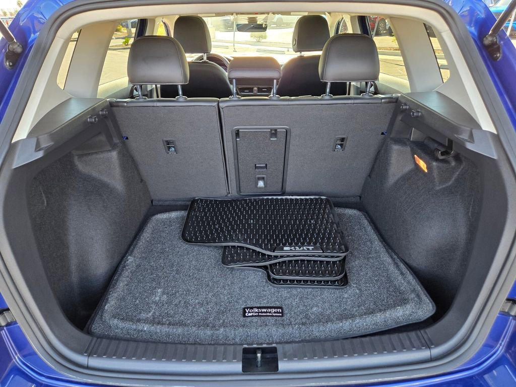 2022 Volkswagen Taos SEL photo 14