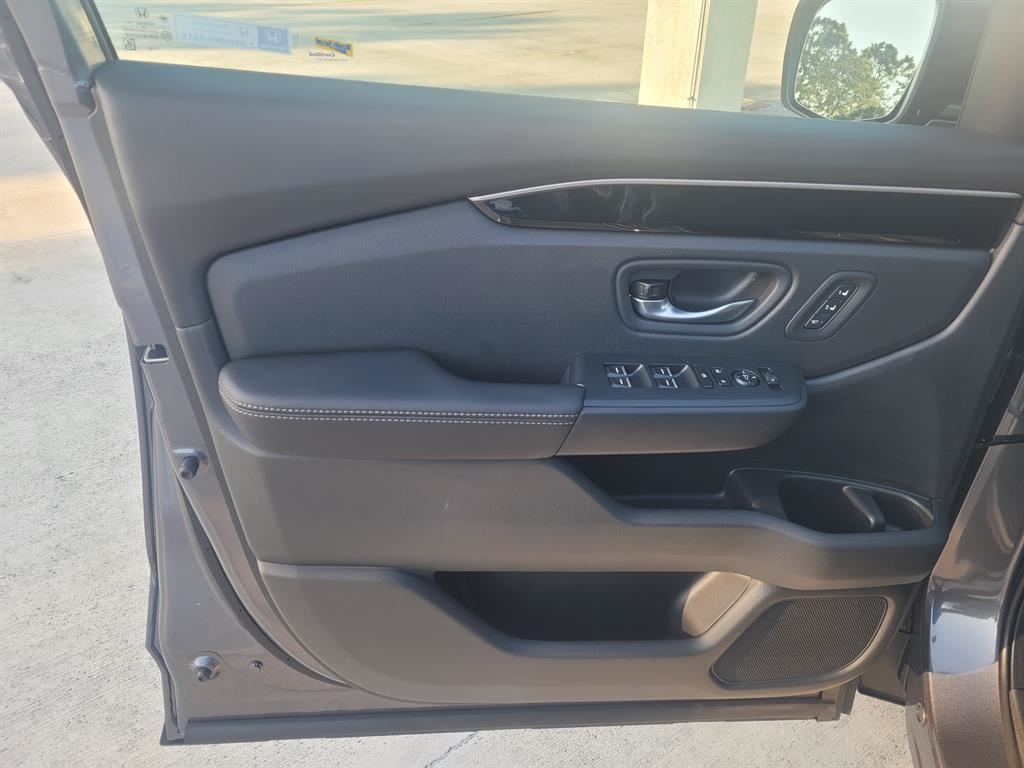 2026 Honda Passport photo 13