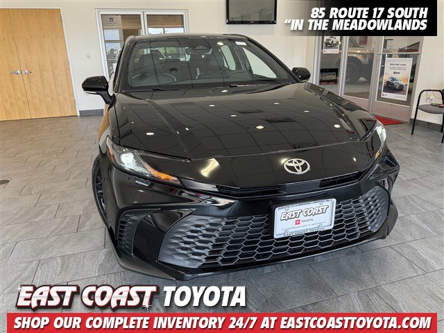 2026 Toyota Camry SE's photo