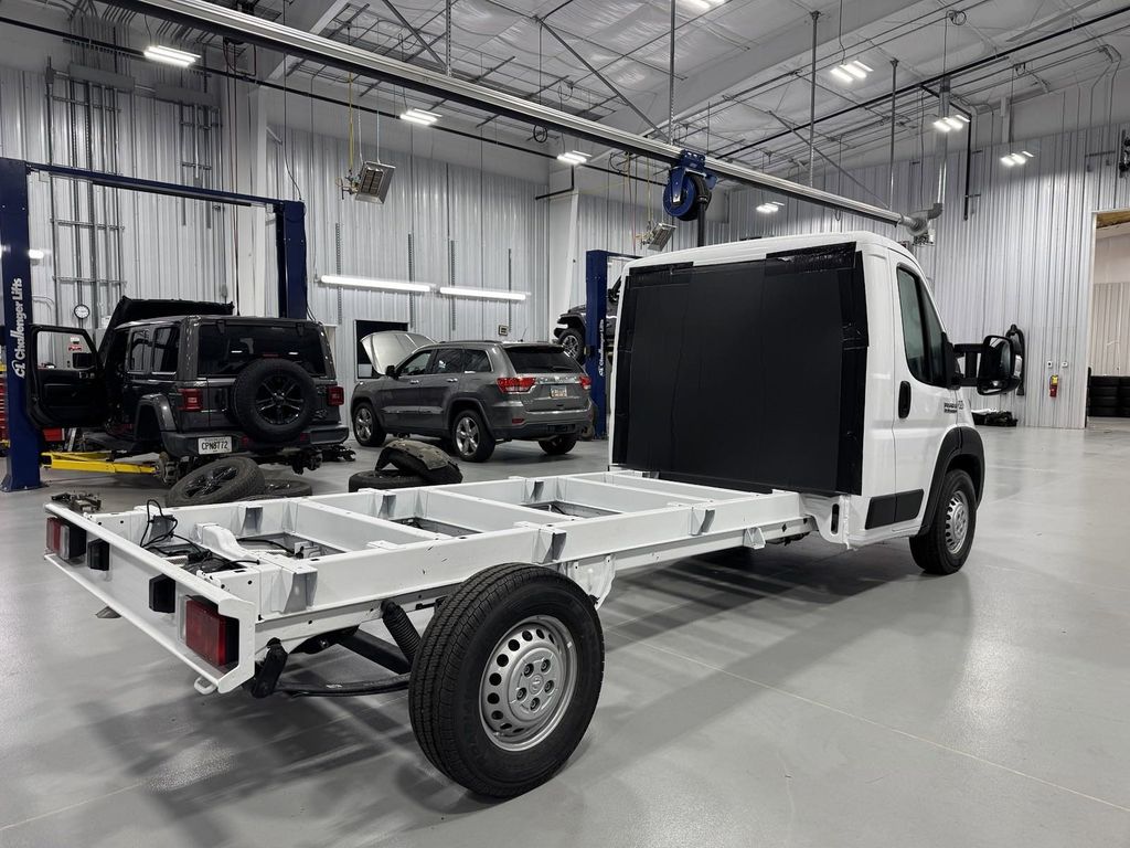 2024 Ram 3500 Tradesman photo 3