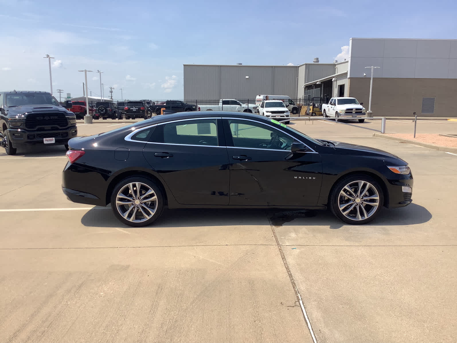 2024 Chevrolet Malibu Premier 2LT photo 3