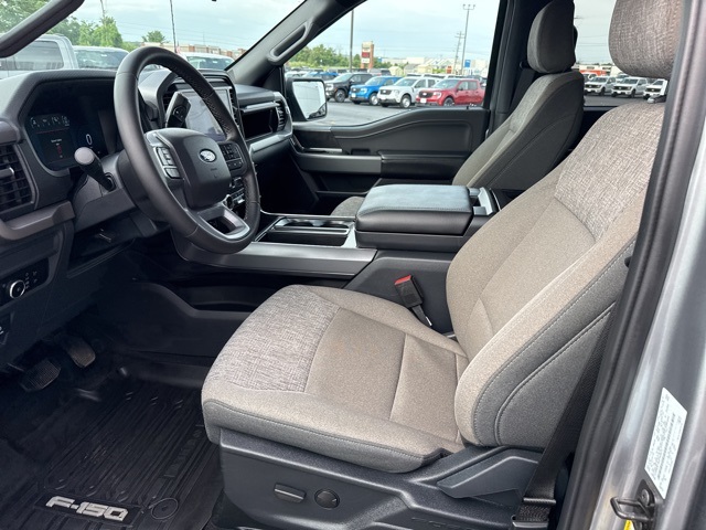 2025 Ford F-150 XLT photo 12