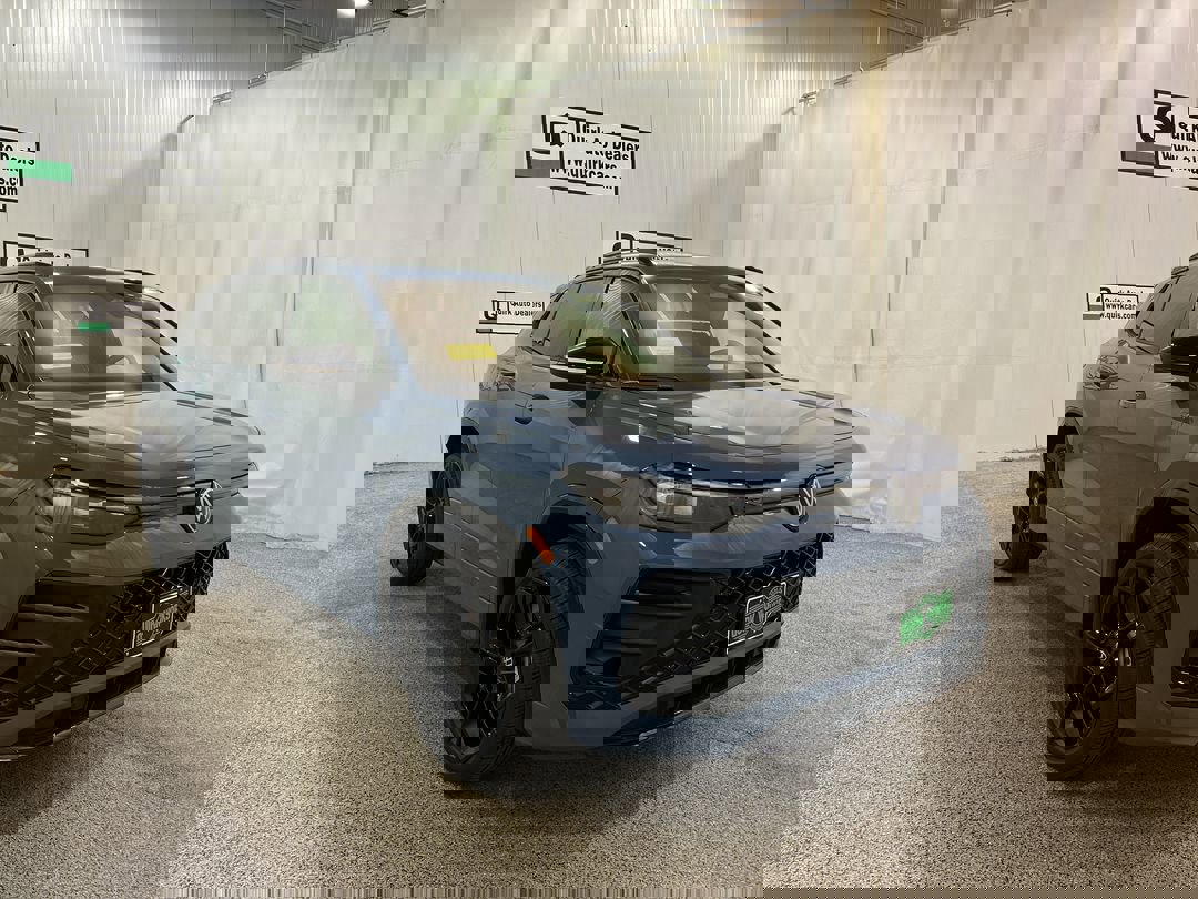 2026 Volkswagen Tiguan SE R-LINE BLACK's photo