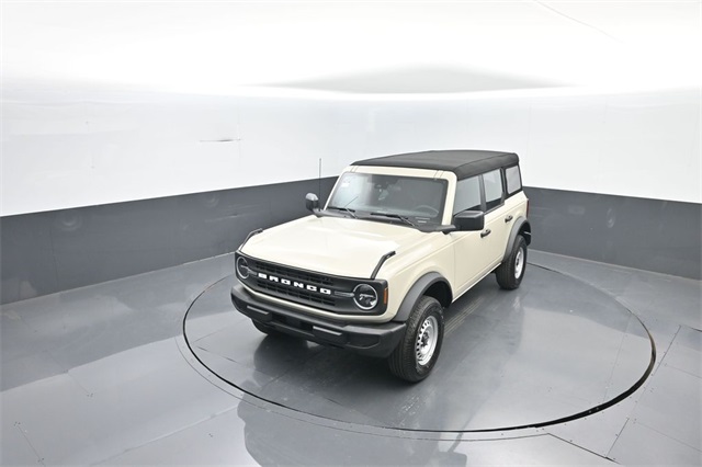 2025 Ford Bronco Base photo 15