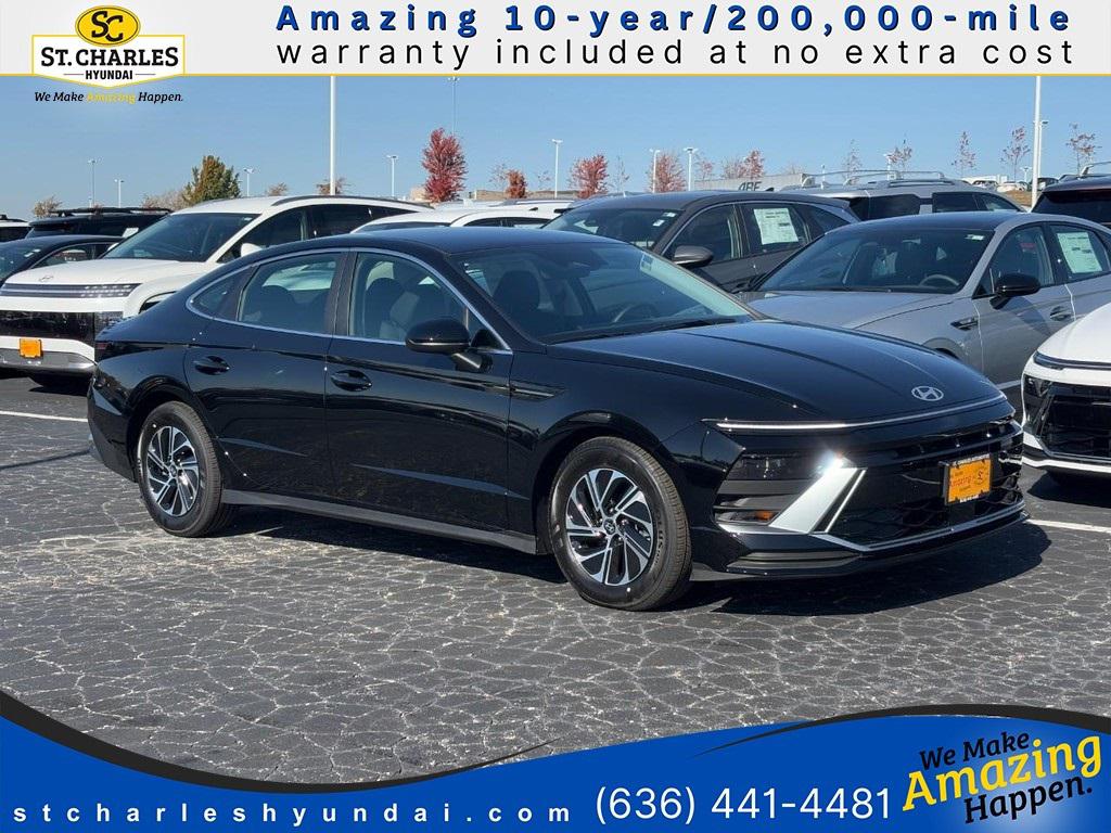 2026 Hyundai Sonata Hybrid Blue's photo