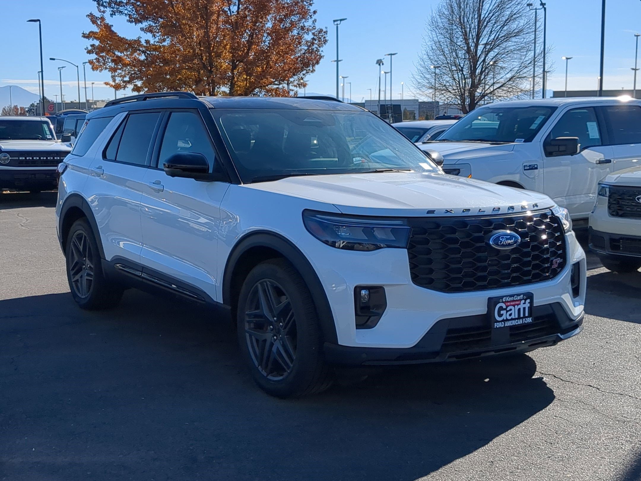 2025 Ford Explorer ST's photo