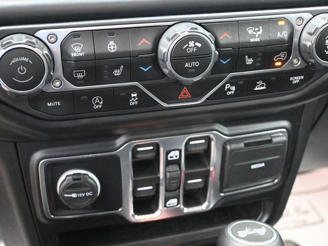 2021 Jeep Wrangler Unlimited Sahara photo 10