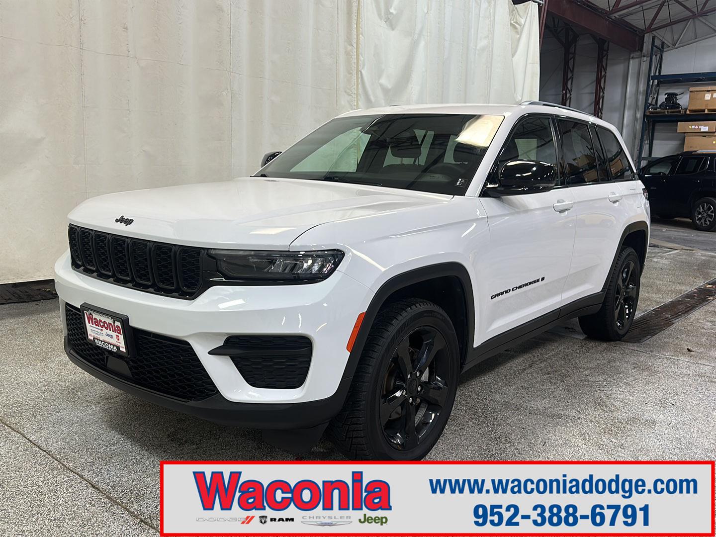 2023 Jeep Grand Cherokee Altitude's photo