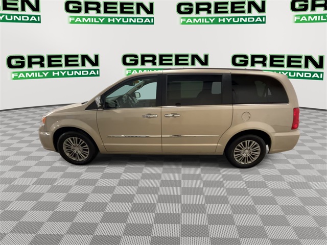 2014 Chrysler Town & Country photo 11