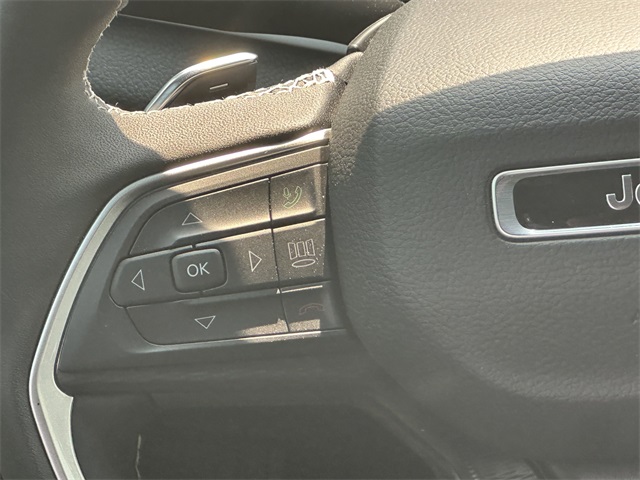 2025 Jeep Grand Cherokee Altitude photo 24