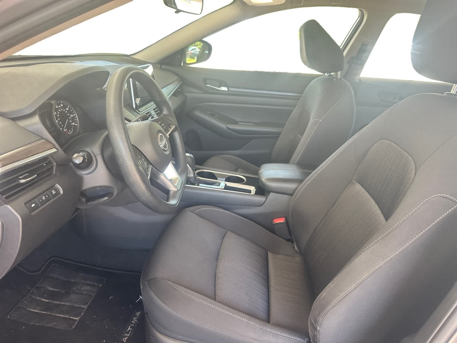 2024 Nissan Altima 2.5 SV photo 9