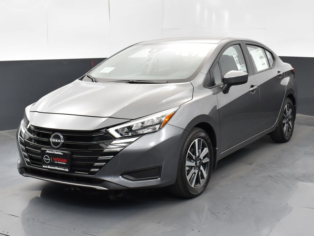 2025 Nissan Versa 1.6 SV photo 3