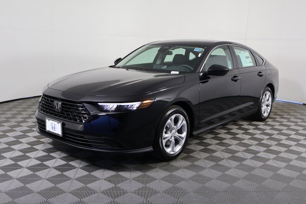 2025 Honda Accord LX's photo