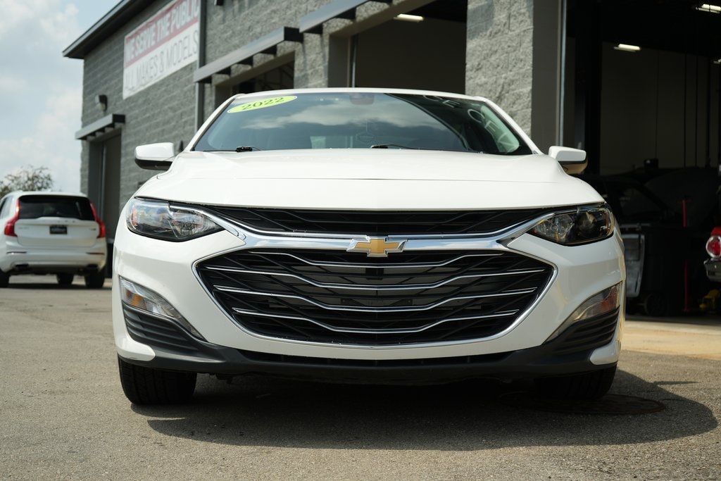 2022 Chevrolet Malibu 1LT photo 2