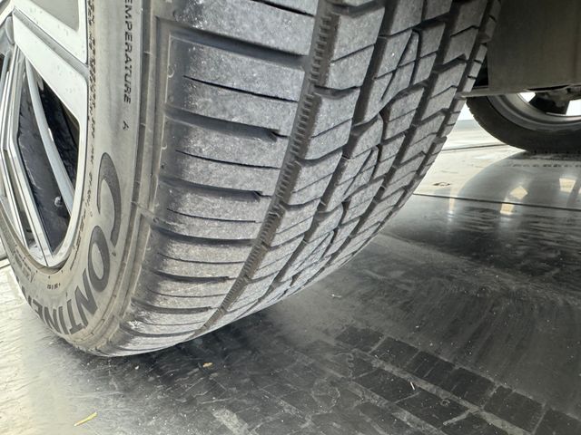 2022 Volvo XC60 B5 Inscription photo 10