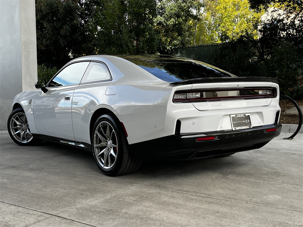 2025 Dodge Charger Daytona Scat Pack photo 4