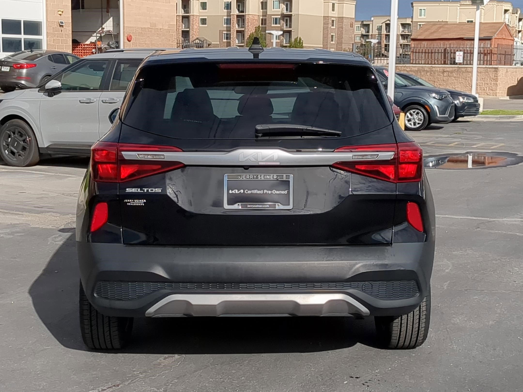 2023 Kia Seltos LX photo 4