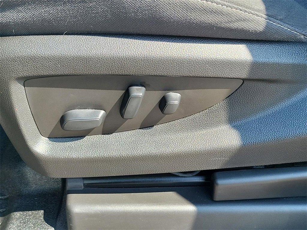 2018 Chevrolet Silverado 1500 LT photo 32