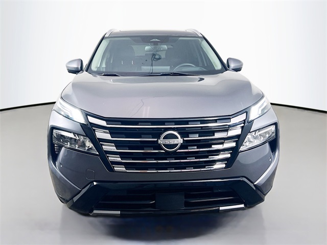 2024 Nissan Rogue Platinum photo 2