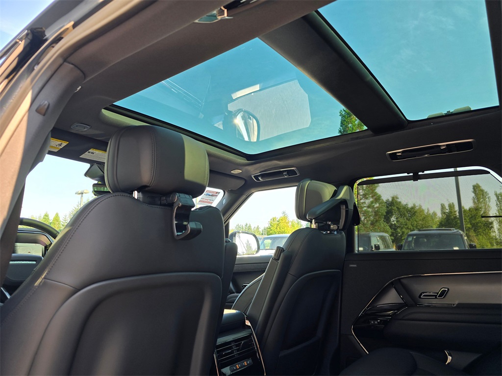 2025 Land Rover Range Rover Sport SE photo 22