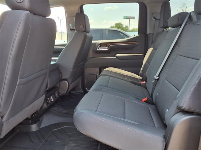 2025 Chevrolet Silverado 1500 LT photo 4
