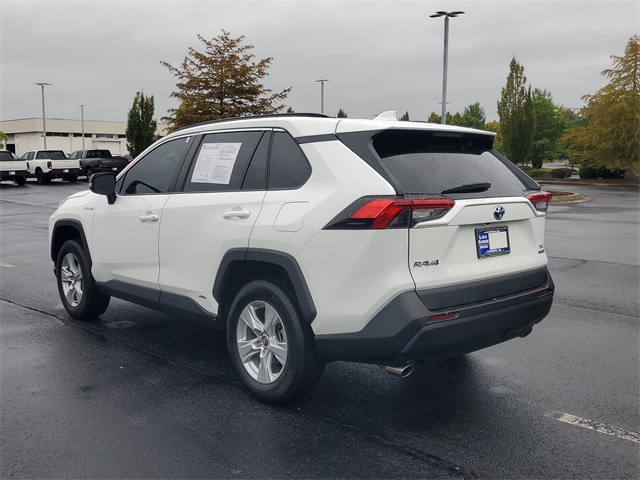 2020 Toyota RAV4 Hybrid XLE photo 6