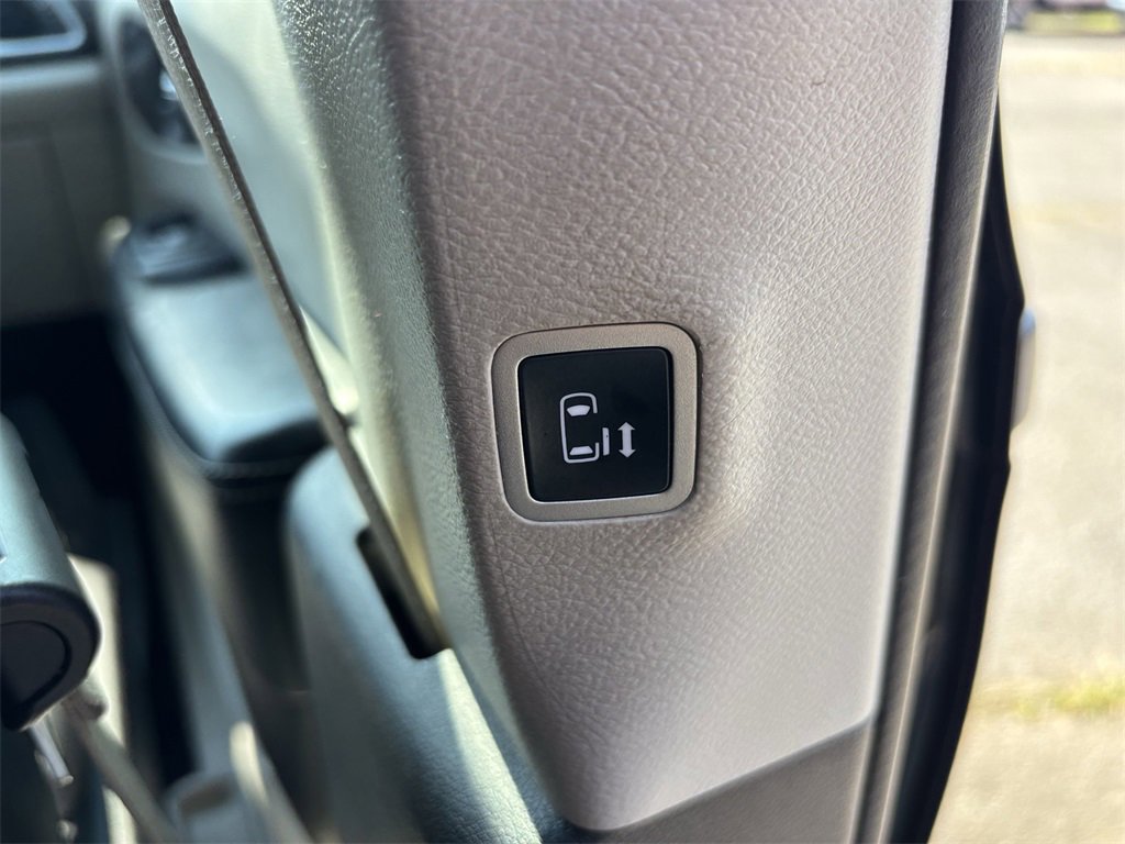 2022 Chrysler Pacifica Touring L photo 17