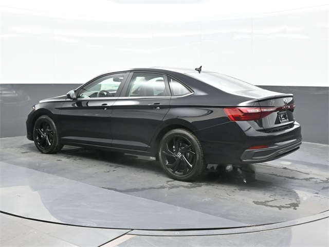 2025 Volkswagen Jetta 1.5T SE photo 3