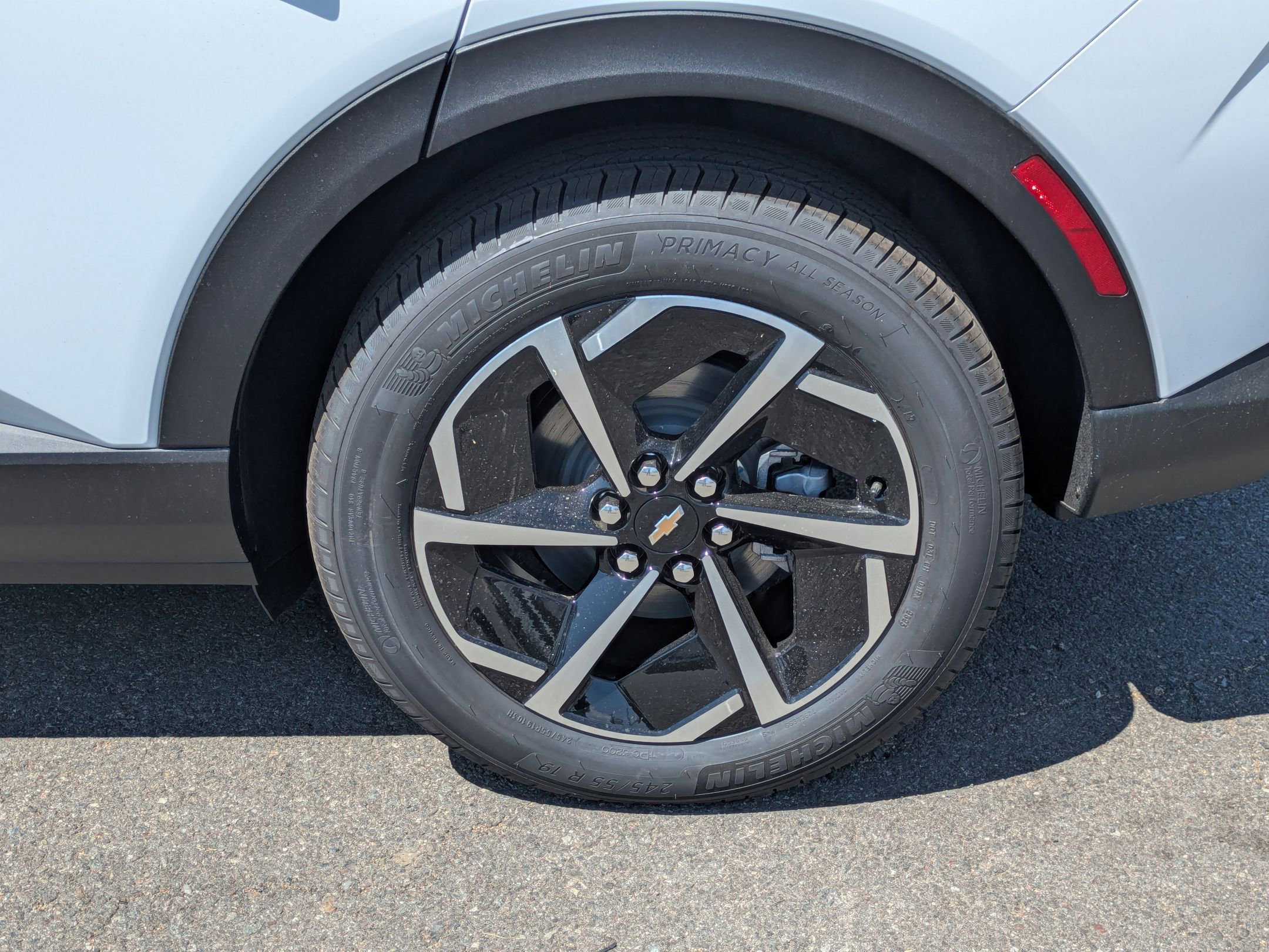 2026 Chevrolet Equinox EV 1LT photo 9