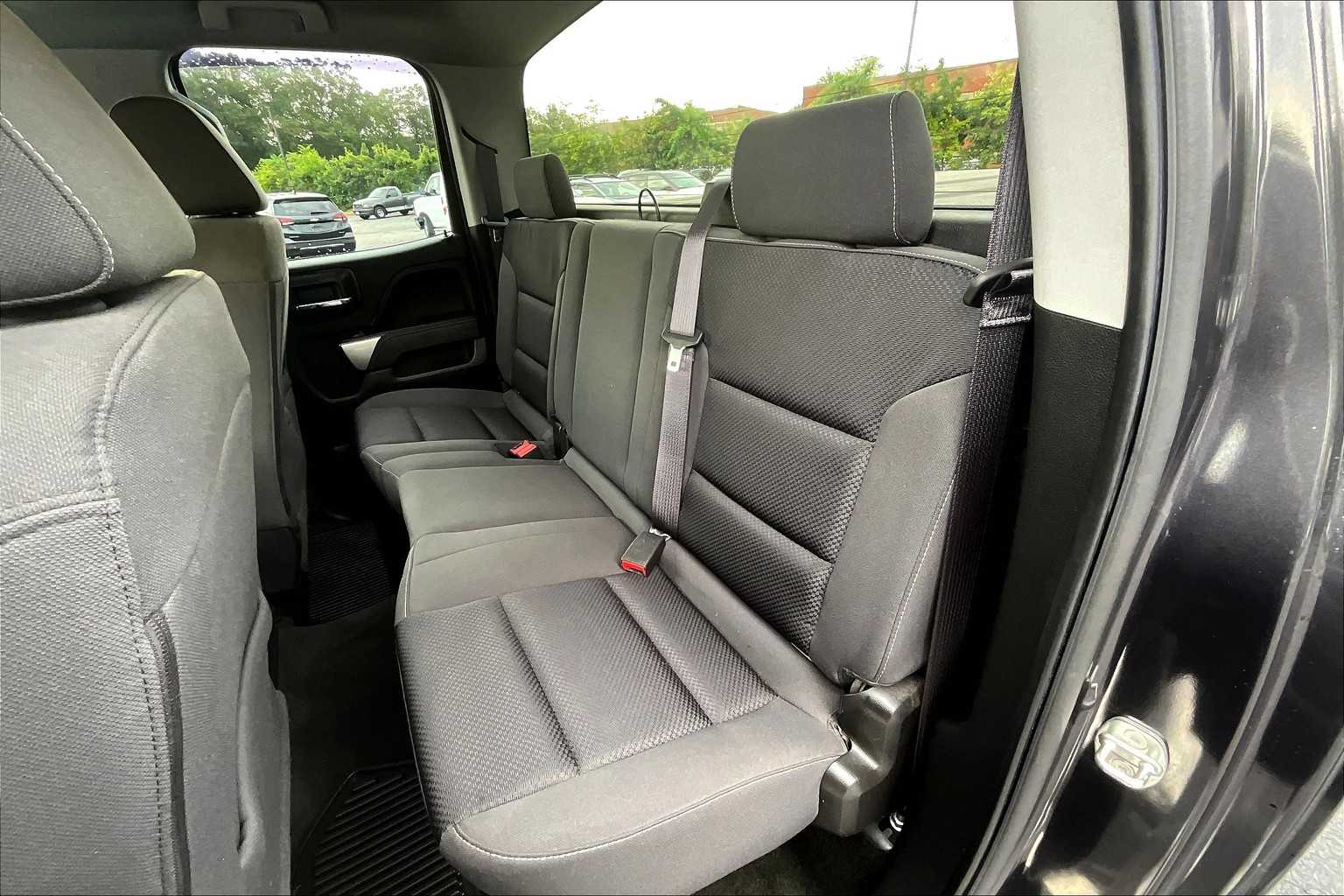 2016 Chevrolet Silverado 1500 LT photo 14