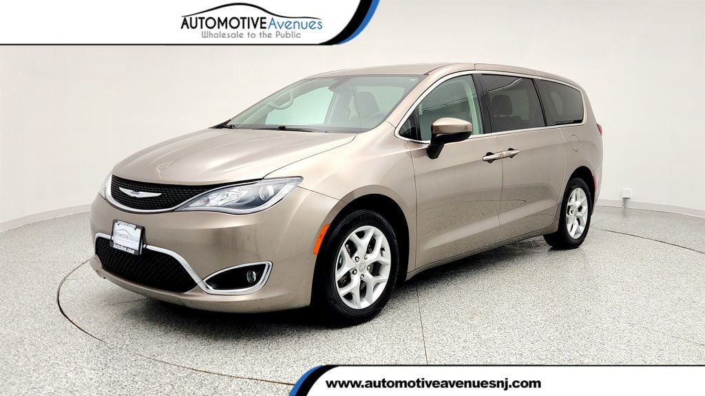 2017 Chrysler Pacifica Touring Plus