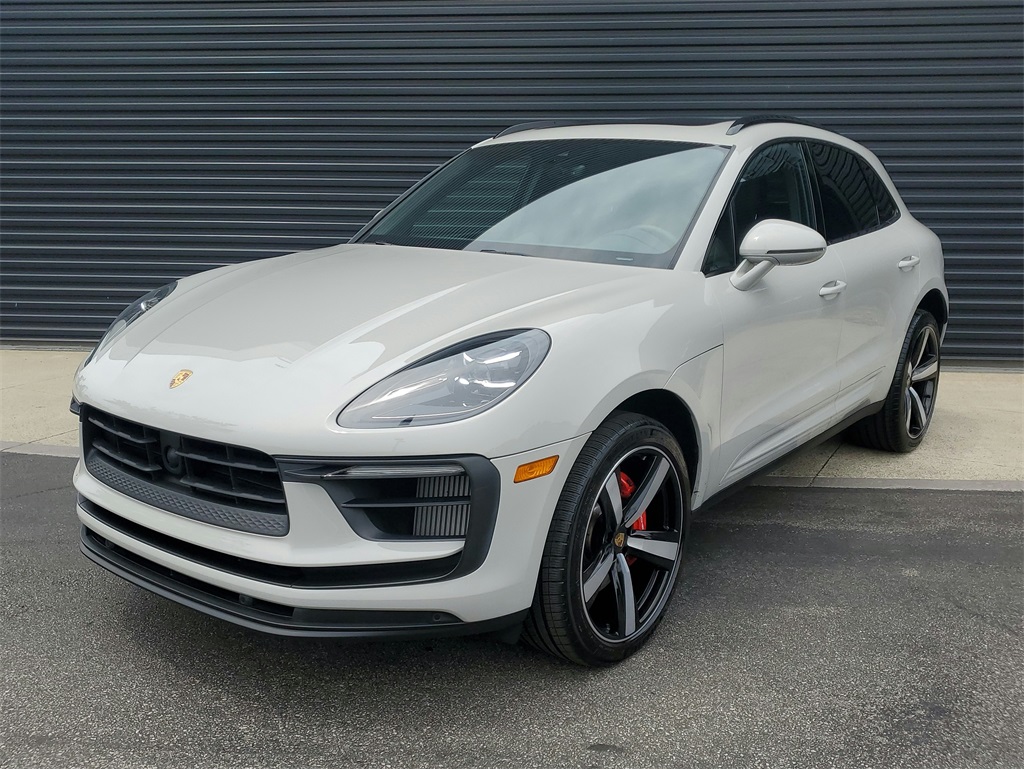 New 2024 Porsche Macan S Courtesy Car