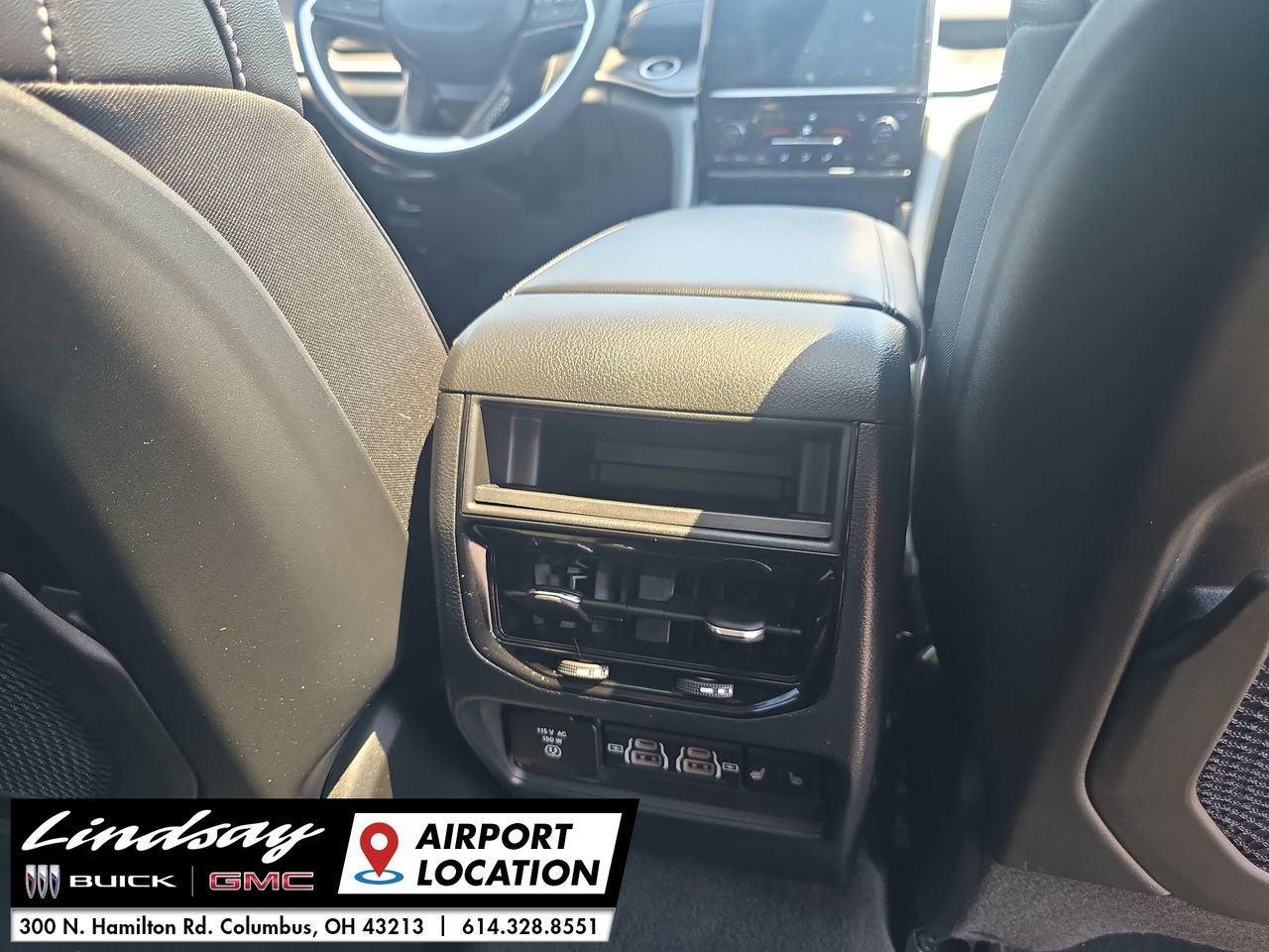 2023 Jeep Cherokee Base photo 19