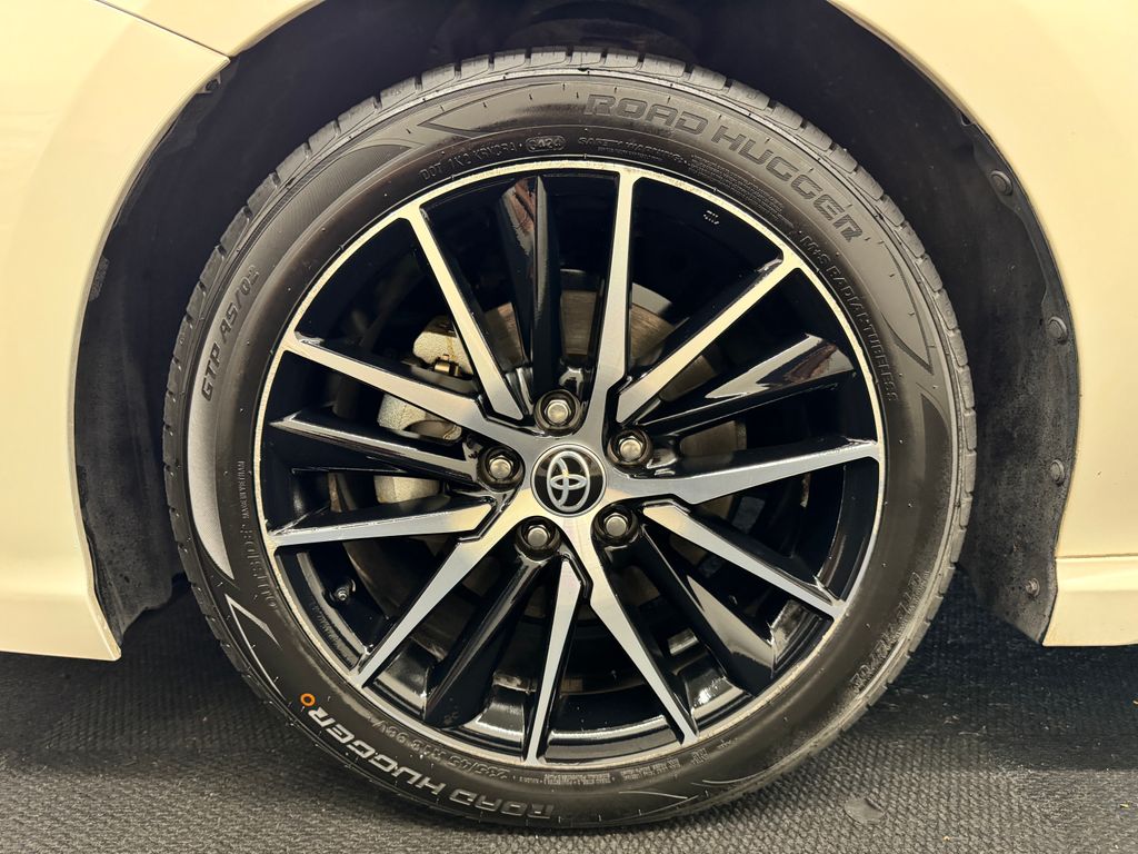 2021 Toyota Camry SE photo 18