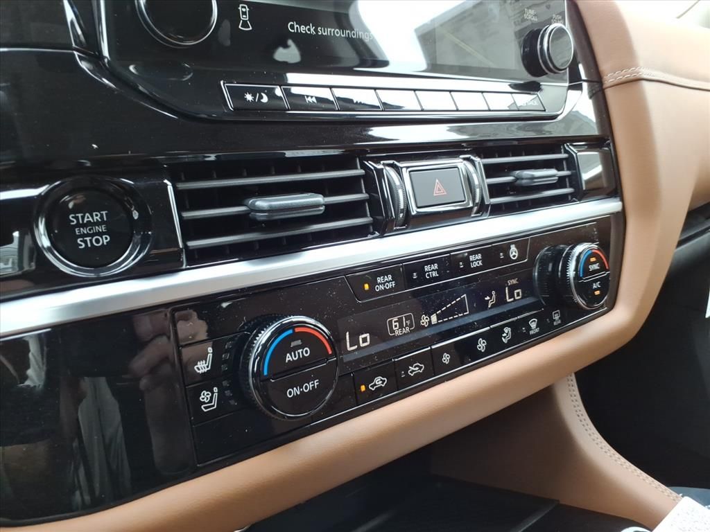 2025 Nissan Pathfinder Platinum photo 16