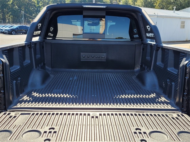 2024 Nissan Titan SV photo 11