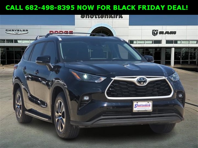 2023 Toyota Highlander XLE's photo