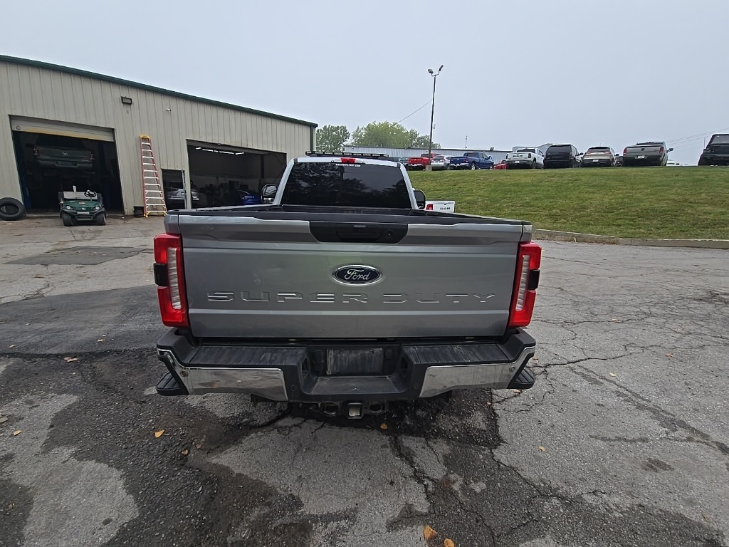 2024 Ford F-350 photo 6