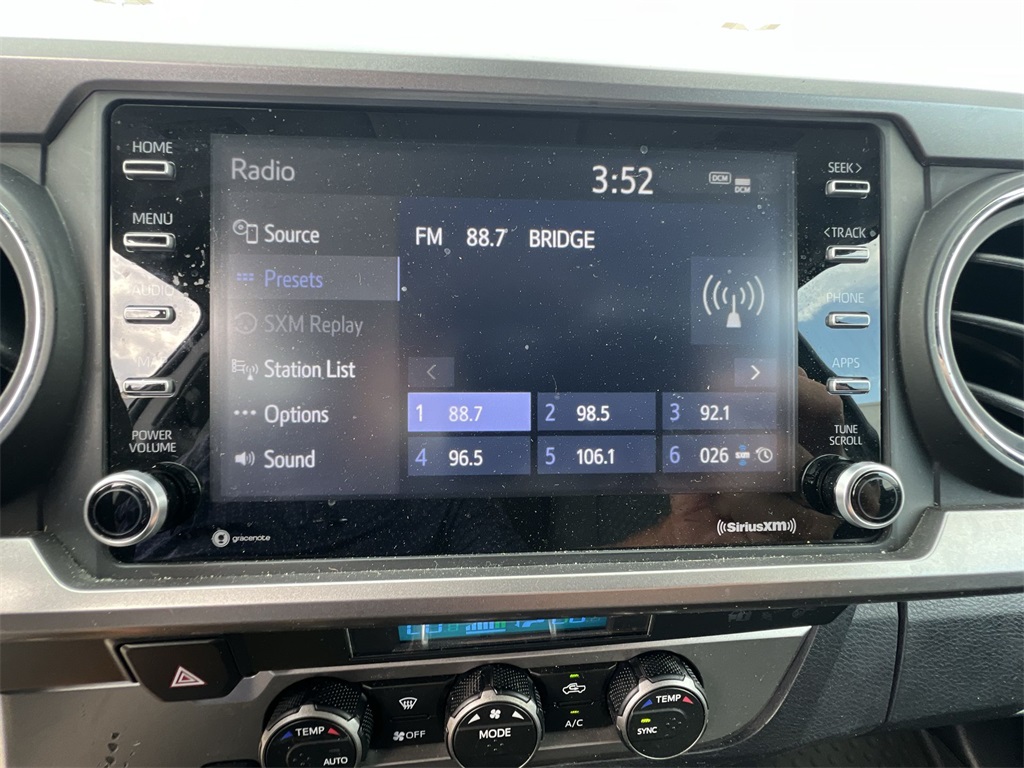 2022 Toyota Tacoma SR5 photo 21