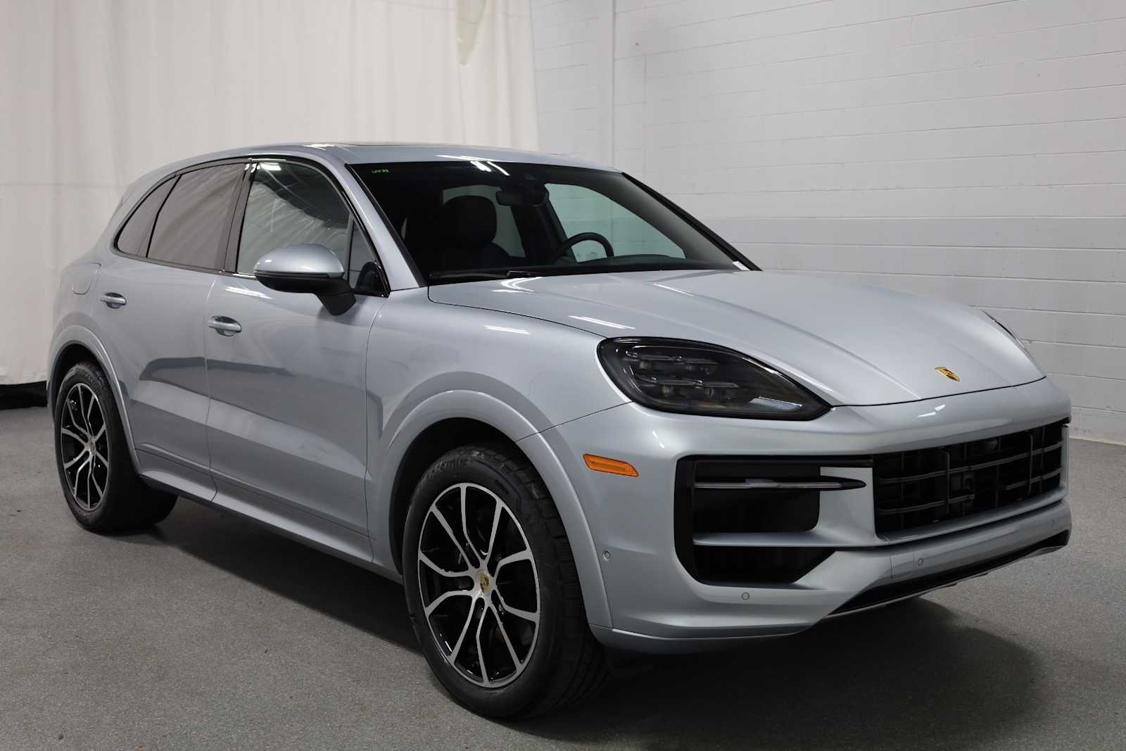2024 Porsche Cayenne photo 12