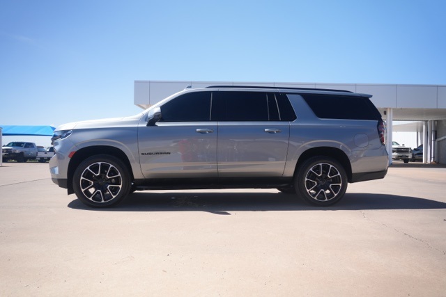 2023 Chevrolet Suburban RST photo 7