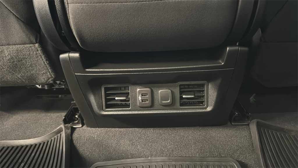 2023 Chevrolet Silverado LT photo 23