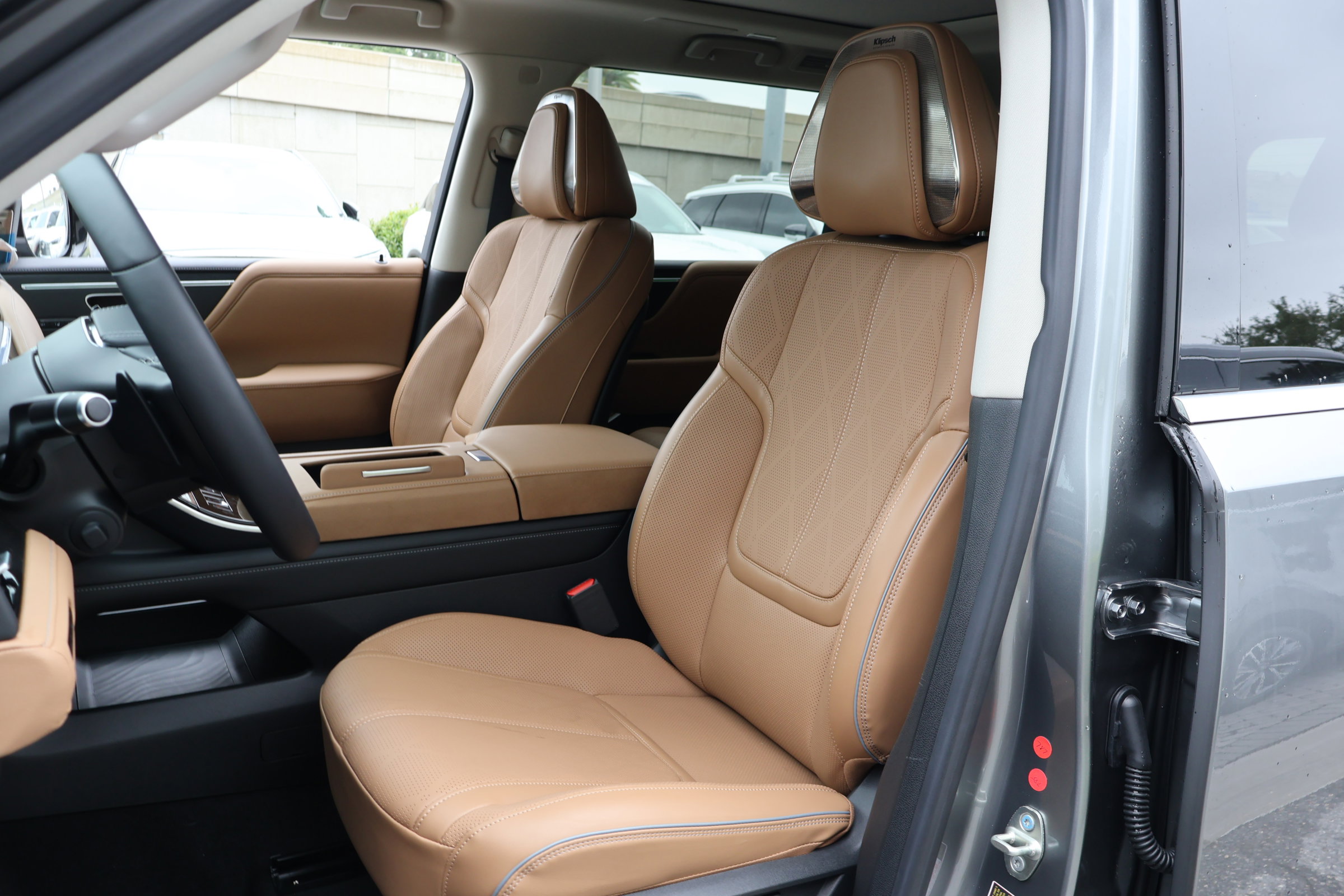 2025 Infiniti QX80 Sensory photo 12