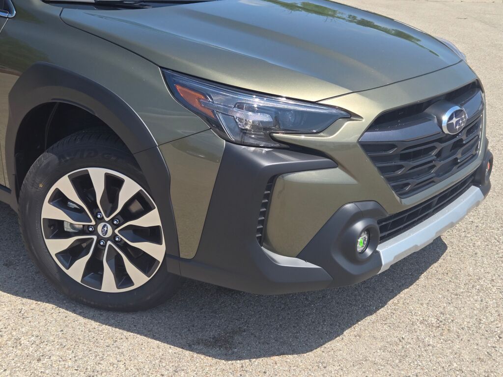 2025 Subaru Outback Limited XT photo 2