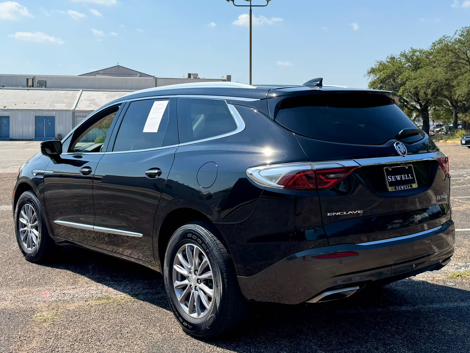 2022 Buick Enclave Premium photo 2